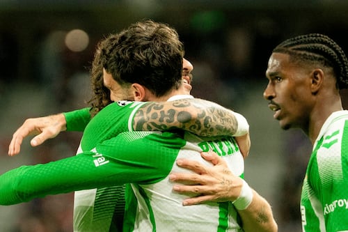 Álvaro Fidalgo se estrena en Champions League durante la victoria del Real Betis sobre el Lille