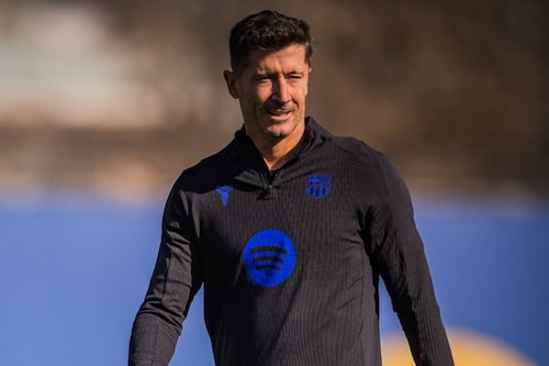 Robert Lewandowski decidiría si sigue o se va del Barcelona tras elecciones; tendría cinco ofertas