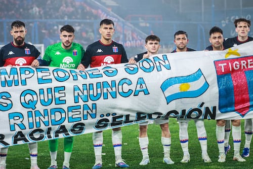 Equipos argentinos realizarán minuto de aplausos para la Albiceleste en Copa Sudamericana; ¿por qué?