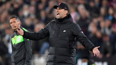 El alemán lamentó las bajas que tendrán los 'Reds': Andy Robertson y Fabinho (Reuters)