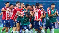 ¡PARADÓN MUNDIALISTA! Tala Rangel SALVA TRIUNFO de Chivas y evita empate agónico de Monterrey (VIDEO)