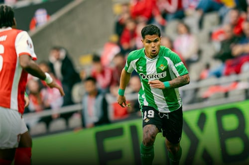 Con Álvaro Fidalgo titular, Betis RESCATA empate vs. Braga en la ida de cuartos de Europa League