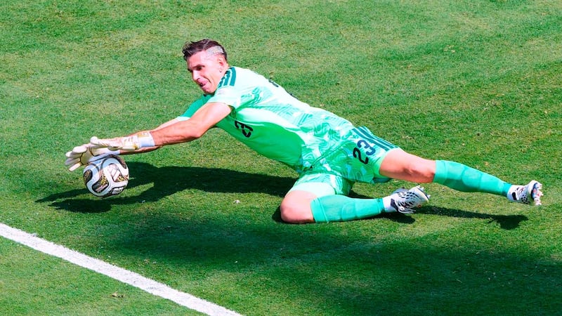 Juventus rechaza fichar al portero de Argentina, Dibu Martínez, por ‘costo excesivo’