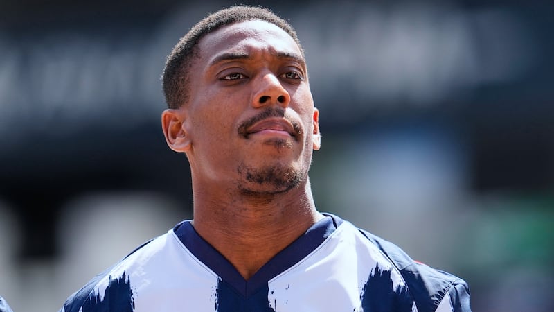 Anthony Martial fue SEPARADO de Rayados tras INDISCIPLINA en el partido vs Chivas; ¿qué hizo?