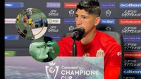 Alan Pulido CULPA a jugadores del América y afición de Chivas por BOTELLAZO a Kevin Álvarez: ‘Estuvo mal’