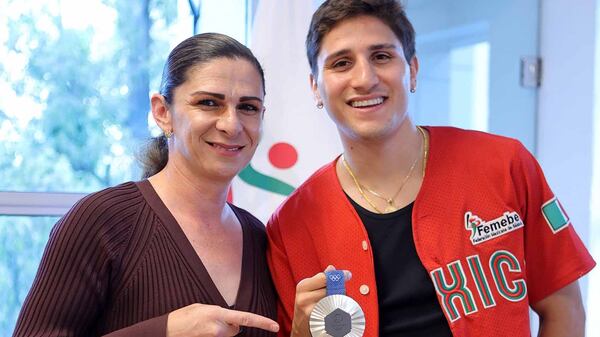 Marco Verde lanza flores a Ana Guevara: ‘En la Conade siempre me han echado la mano’