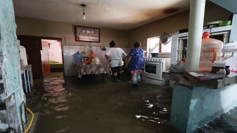 ¿Cómo recibir el Apoyo por inundaciones en CDMX y Edomex? Sheinbaum paga 8 mil pesos; requisitos