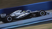 Checo Pérez abandonó en el GP de Hungría por problemas en su auto; Lando Norris se llevó el triunfo