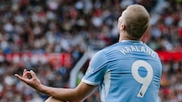 Árbitros de Premier League admiten ‘error de juicio’ en el gol de Haaland al Manchester United