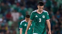 ¡César Montes alarma al Tri! A 41 días del Mundial, salió lesionado en partido del Lokomotiv