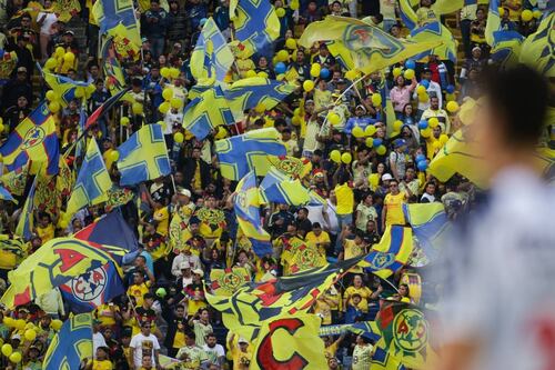 Barras del América olvidan riñas y se unen para anular a afición de Pumas en el Estadio Banorte