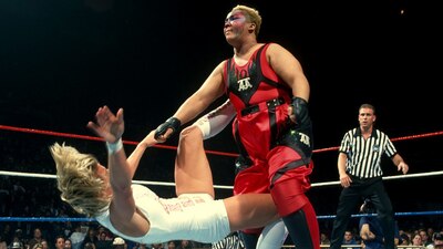 Aja Kong ha sido la única en eliminar ella sola a todo el equipo rival.