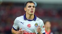 Hugo Camberos renueva con Chivas, justo cuando se rumora su salida a Europa