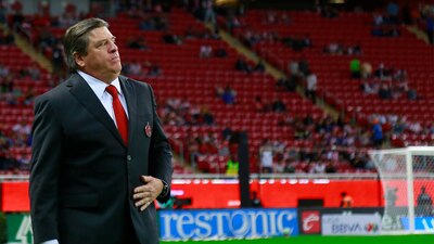 Miguel Herrera cayó en su primer duelo como DT de Xolos.