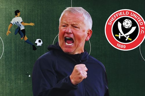 DT de Sheffield United fue EXPULSADO tras golpear a un aficionado con un balonazo (VIDEO)