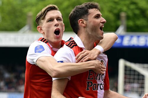 ‘La opción A es seguir aquí en Feyenoord’; Santi Giménez se emociona con jugar Champions