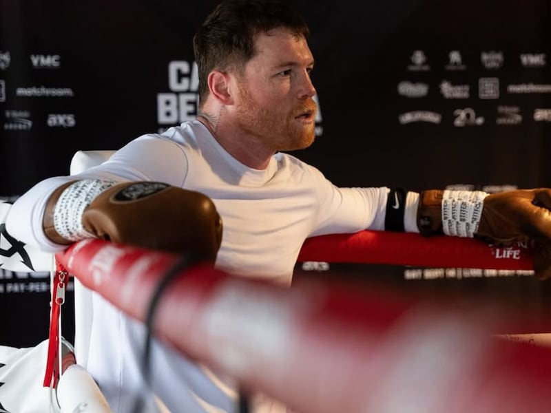 Canelo Álvarez asegura que cometió muchos errores en su pelea con Terence Crawford