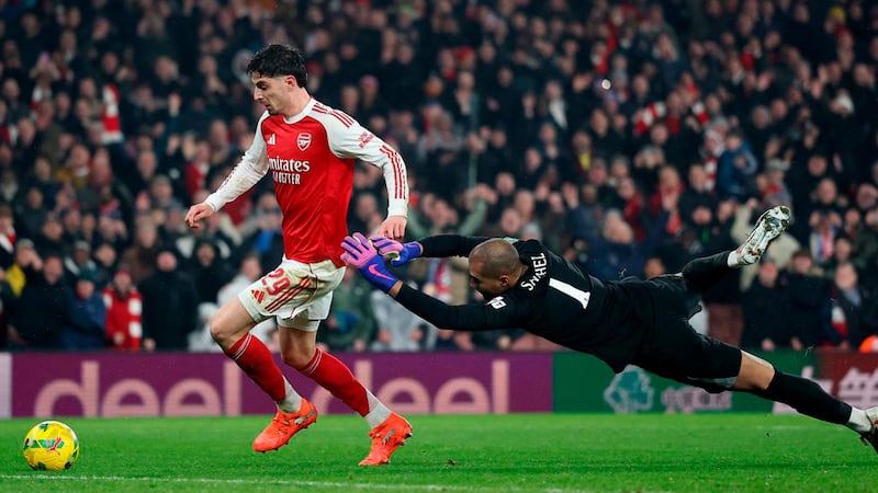 Kai Havertz anota en triunfo del Arsenal y se burla de Chelsea, su ex equipo, señalando el escudo (VIDEO)