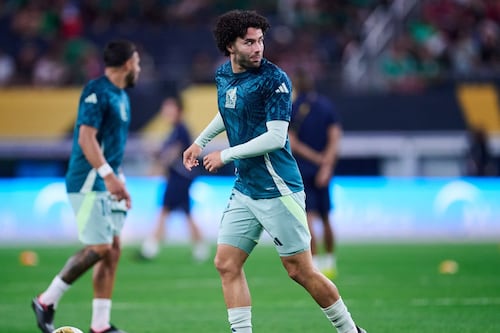Chino Huerta vuelve a entrenar con Anderlecht y aprieta para llegar al Mundial 2026 con México