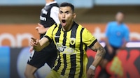 Orbelín Pineda metió el GOL DEL TRIUNFO de AEK Atenas y son terceros en la Superliga de Grecia (VIDEO)