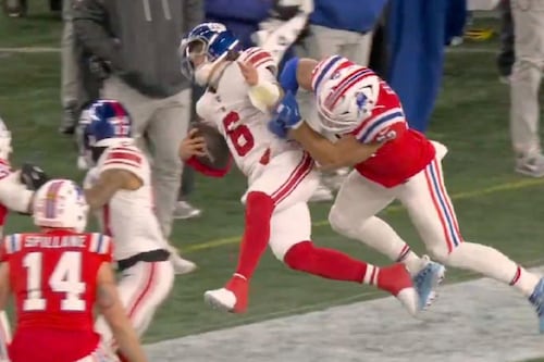 “Esto es football, no es soccer”: Jaxson Dart, QB de Giants, minimiza los golpes que recibe en la NFL