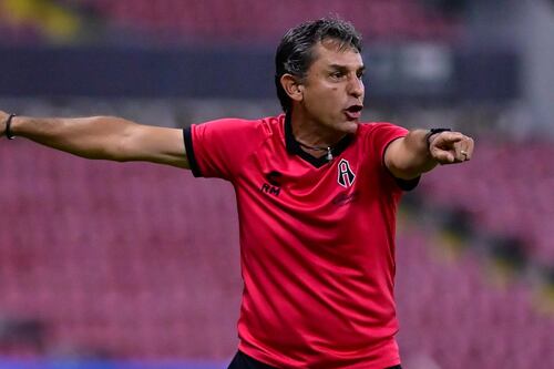 Atlas Femenil se queda sin técnico tras renuncia de Roberto Medina, que suena para Rayadas