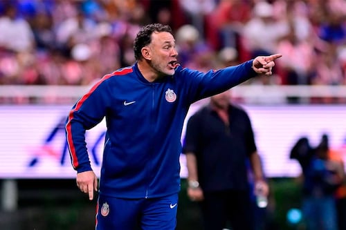 ‘No necesitamos más fichajes’; Gabriel Milito confía a ciegas en sus Chivas, pese a debut con derrota
