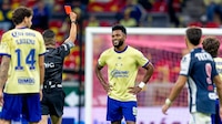 ¡Su primera roja en América! Miguel Borja hizo una fuerte entrada y se fue expulsado ante Monterrey