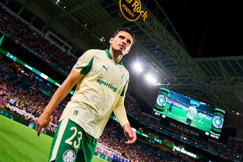 Raphael Veiga tuvo minutos en triunfo de Palmeiras ante Sao Paulo, en medio de rumores con América