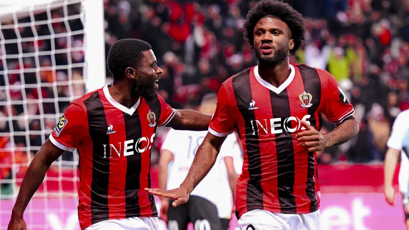 ¡Violencia en Niza! Jugadores son agredidos por sus propios aficionados ante crisis deportiva