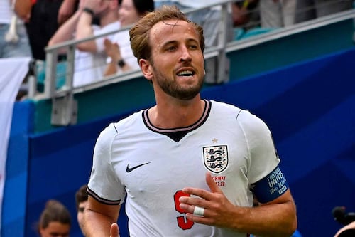 Harry Kane iguala marca mítica de Inglaterra y guía con doblete victoria sobre Chequia