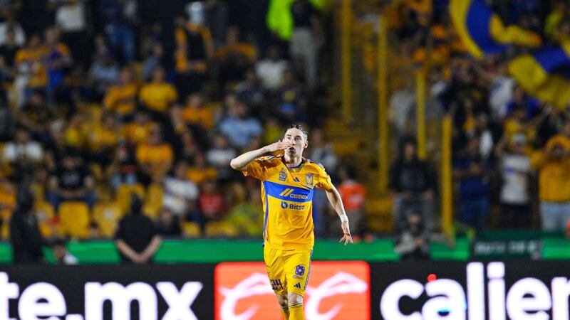 ¡Explosión en el Volcán! GOLAZO de Marcelo Flores ante el Mazatlán y el VAR evita el empate (VIDEO)