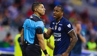 Willer Ditta libraría castigo tras empujón al árbitro asistente del Cruz Azul vs Toluca: ¿Por qué?