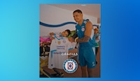 ¡GOLES Y FE! Toro Fernández CUMPLE EMOTIVA PROMESA a pequeño fan de Cruz Azul en cuidados paliativos