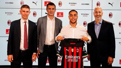 Sergiño Dest jugará para el Milan por una temporada.