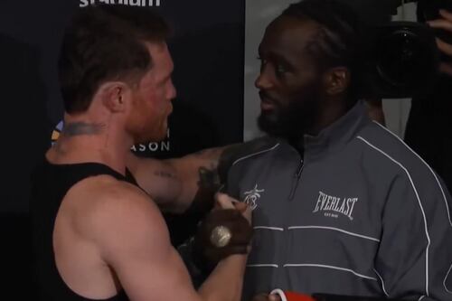 Terence Crawford devuelve los cinturones a Canelo Álvarez tras histórica victoria en Las Vegas