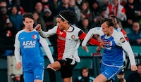¡Mateo Chávez pierde INVICTO Y LIDERATO! Feyenoord termina con paso perfecto de AZ Alkmaar