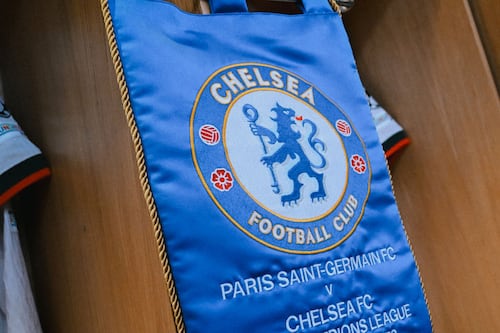 Chelsea recibe millonaria multa de la Premier League por irregularidades en sus fichajes