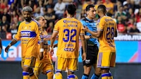 ¡Primer expulsado en Liga MX por la Ley Prestianni! Rodrigo Aguirre vio la roja por taparse la boca