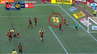 Luis Fuentes terminó noqueado tras el impacto.