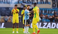 Técnico de Benín LAMENTA actitud de Argentina contra sus jugadores: ‘No dieron ni una foto con Messi’