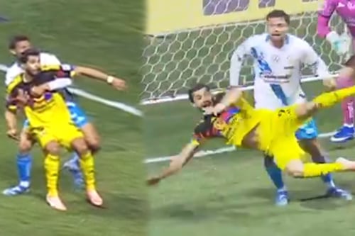 ¡No lo revisaron en el VAR! América reclamó PENAL no cobrado tras posible falta sobre Henry Martín