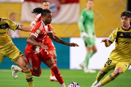 ¡Boca Juniors se murió en la raya! GOLAZO de Olise da AGÓNICO TRIUNFO de 2-1 al Bayern (VIDEO)