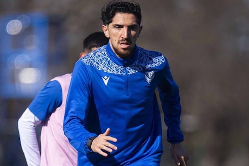 No ha debutado… ¡Y ya se lesionó! Diego Valdés es baja en Vélez Sarsfield de Argentina