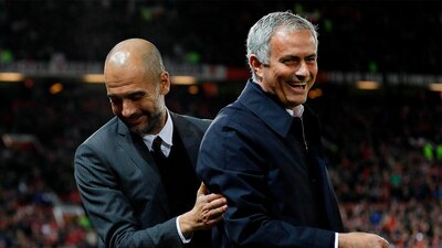 Guardiola y Mourinho vivieron una brutal rivalidad como DT del Barcelona y Real Madrid, respectivamente.