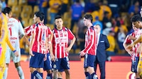 ‘Los contendientes al título exhibieron a Chivas’; en LUP lo señalan por caer ante Cruz Azul y Toluca