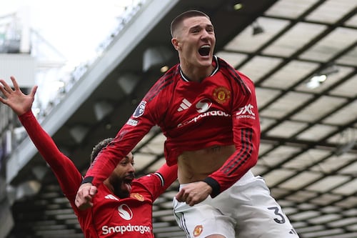 ¡Cada vez más cerca de Champions! Manchester United derrota al Aston Villa en Premier League