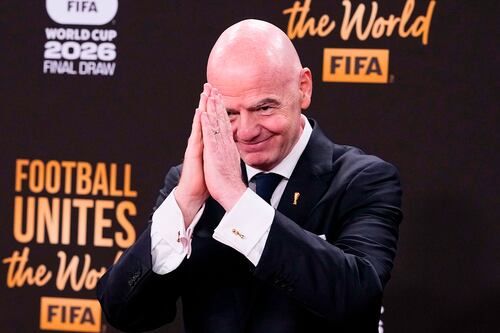 ¿Cuántas federaciones apoyan a Infantino al frente de FIFA y cuáles están en su contra?
