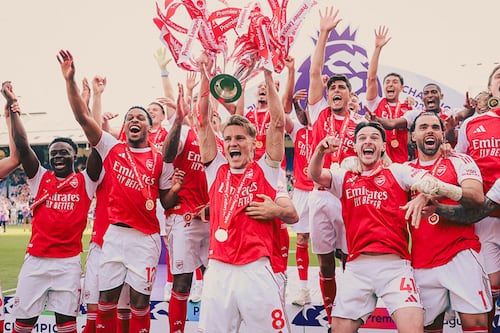 La Premier League busca ser la segunda liga que gana los tres torneos UEFA; todo en manos del Arsenal
