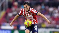 ¡Chivas congela a su joya Hugo Camberos por negarse a renovar! El Guadalajara presiona para que firme